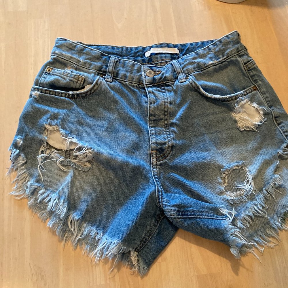 Zara Trafaluc denimwear High Waisted Distressed Painted Denim Shorts Size 24 - Picture 9 of 11